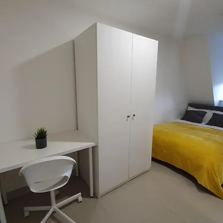 Apartment Perfect For Contractors & Business Travellers - 3 Bed, 3 Bath, Free Parking & Wi-Fi, Monthly Offers *
