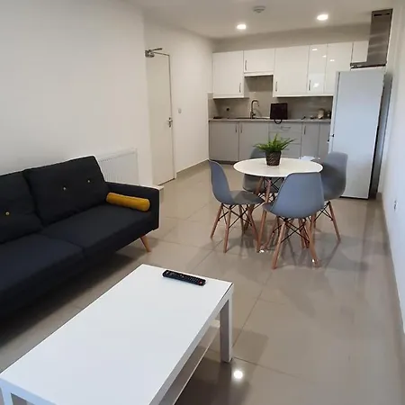 Apartment Perfect For Contractors & Business Travellers - 3 Bed, 3 Bath, Free Parking & Wi-Fi, Monthly Offers Leeds (West Yorkshire)